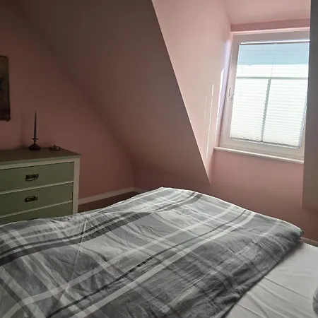 Schoene 2-raumwohnung Neu Appartement